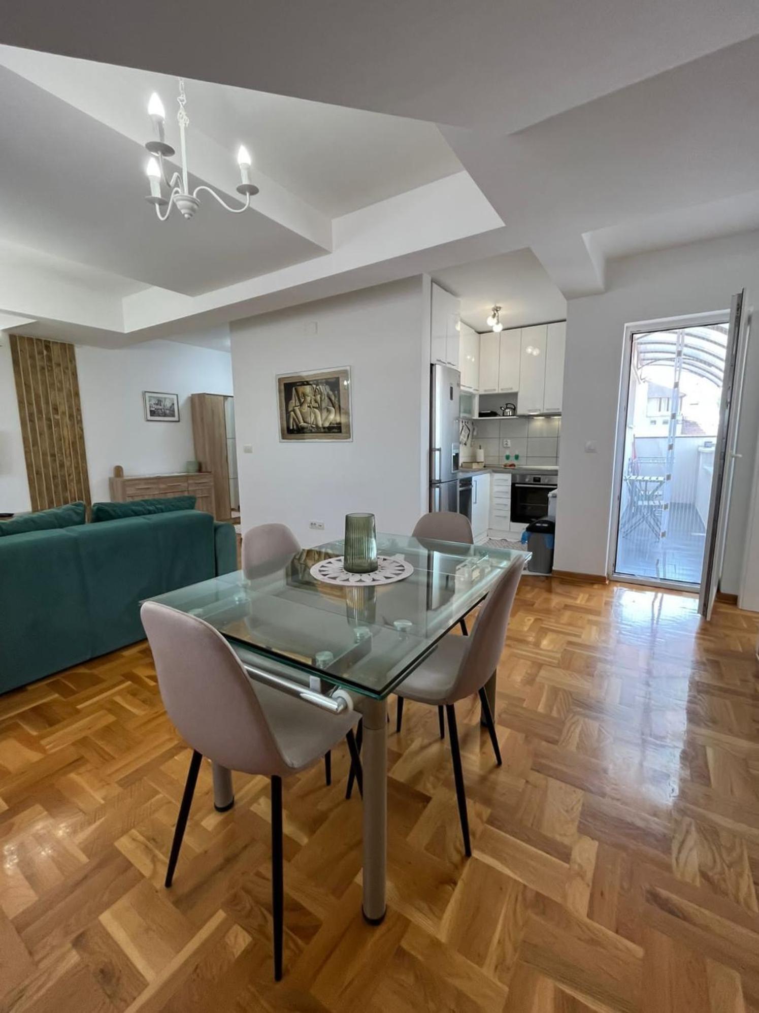 Apartman Mia Centar 쿠르셰바츠 외부 사진